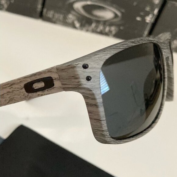Oakley Other - Oakley Holbrook Prizm Polarized Black Lenses OO9102 Woodgrain Frame